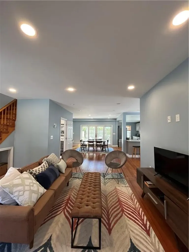 33 Young Street Newport RI 02840
