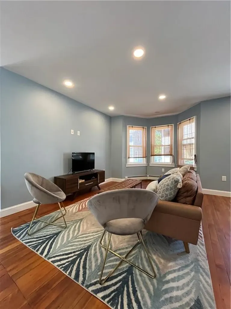 33 Young Street Newport RI 02840