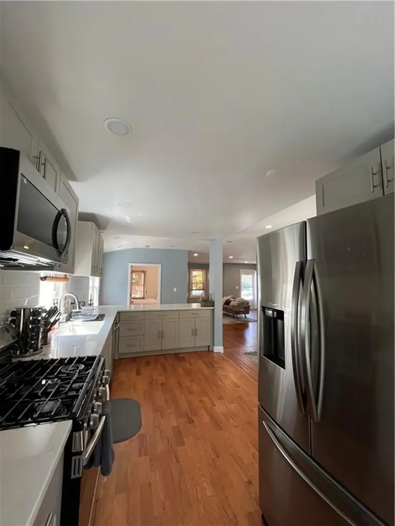 33 Young Street Newport RI 02840