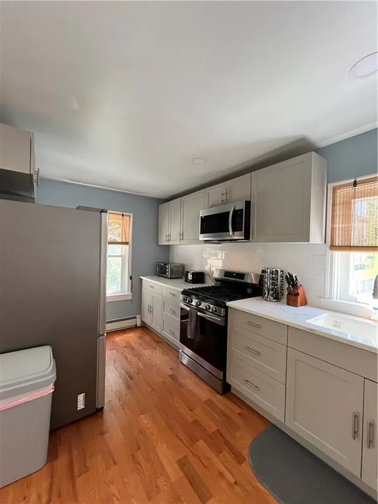 33 Young Street Newport RI 02840