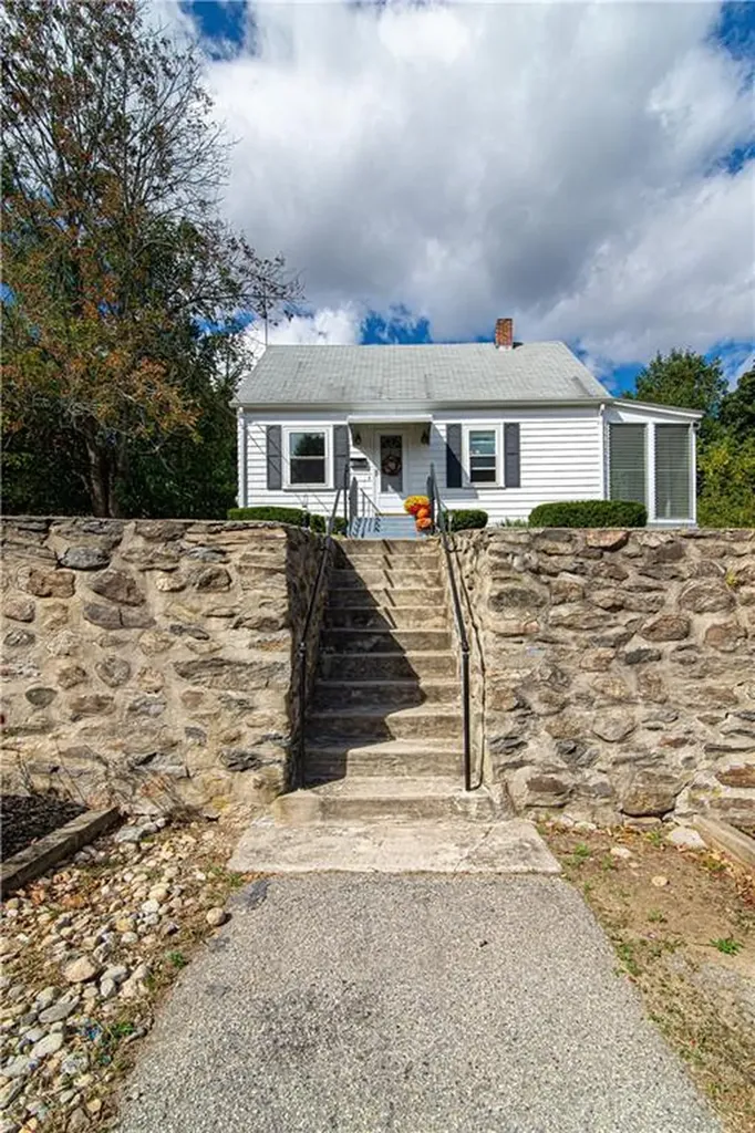 4 Johnson Avenue Johnston RI 02919