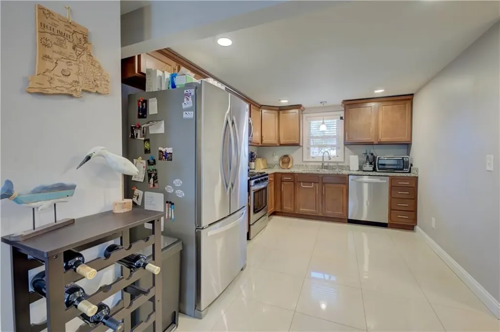 29 Magnolia Street Warwick RI 02889