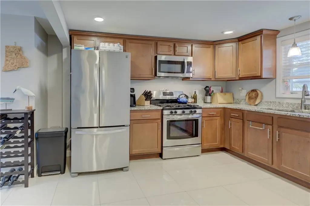 29 Magnolia Street Warwick RI 02889
