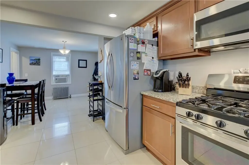 29 Magnolia Street Warwick RI 02889