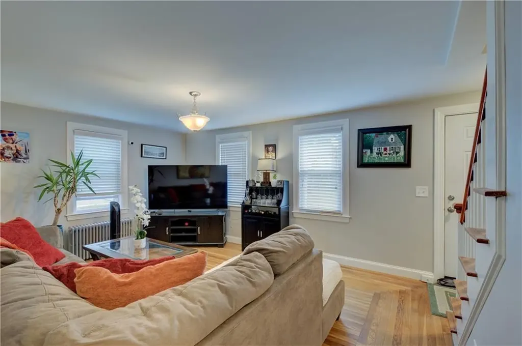 29 Magnolia Street Warwick RI 02889