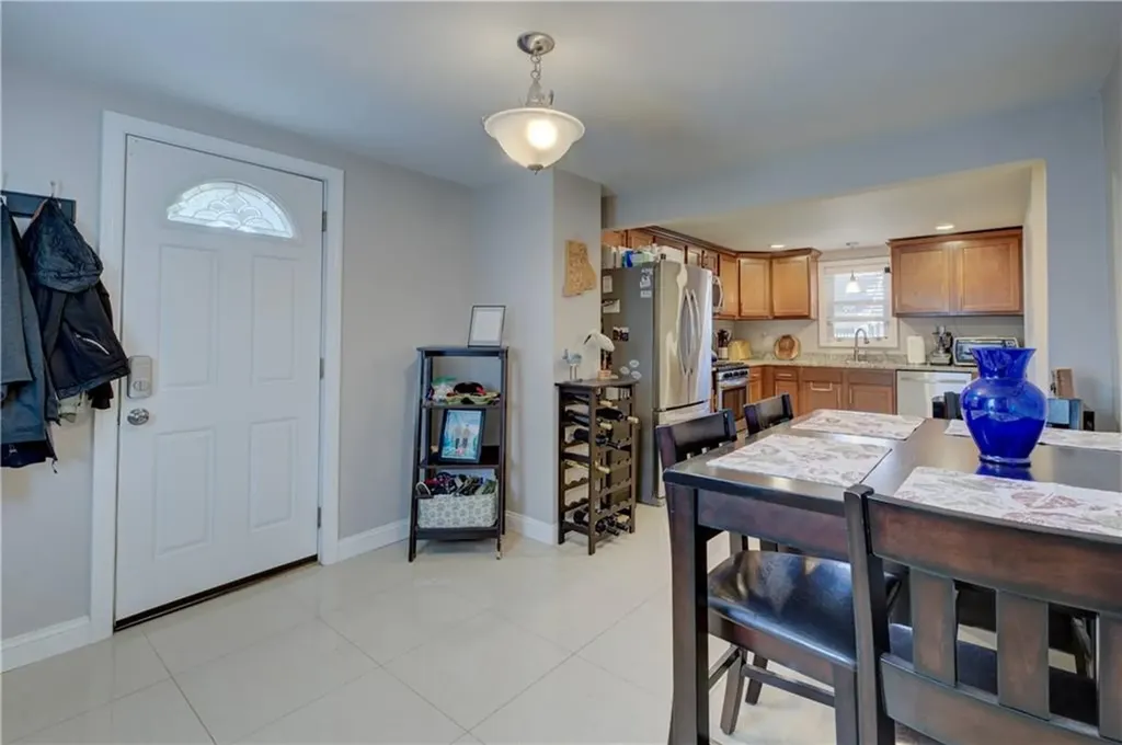 29 Magnolia Street Warwick RI 02889