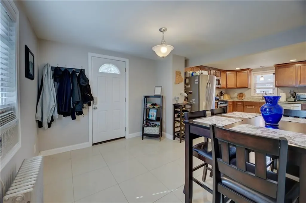 29 Magnolia Street Warwick RI 02889