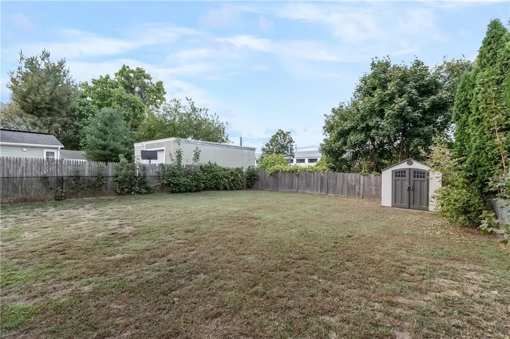40 Dickens Street Pawtucket RI 02861