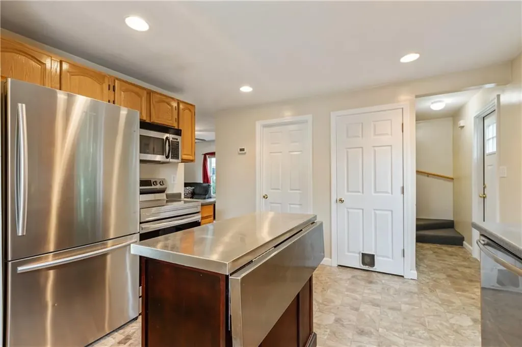 40 Dickens Street Pawtucket RI 02861