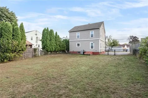 40 Dickens Street Pawtucket RI 02861