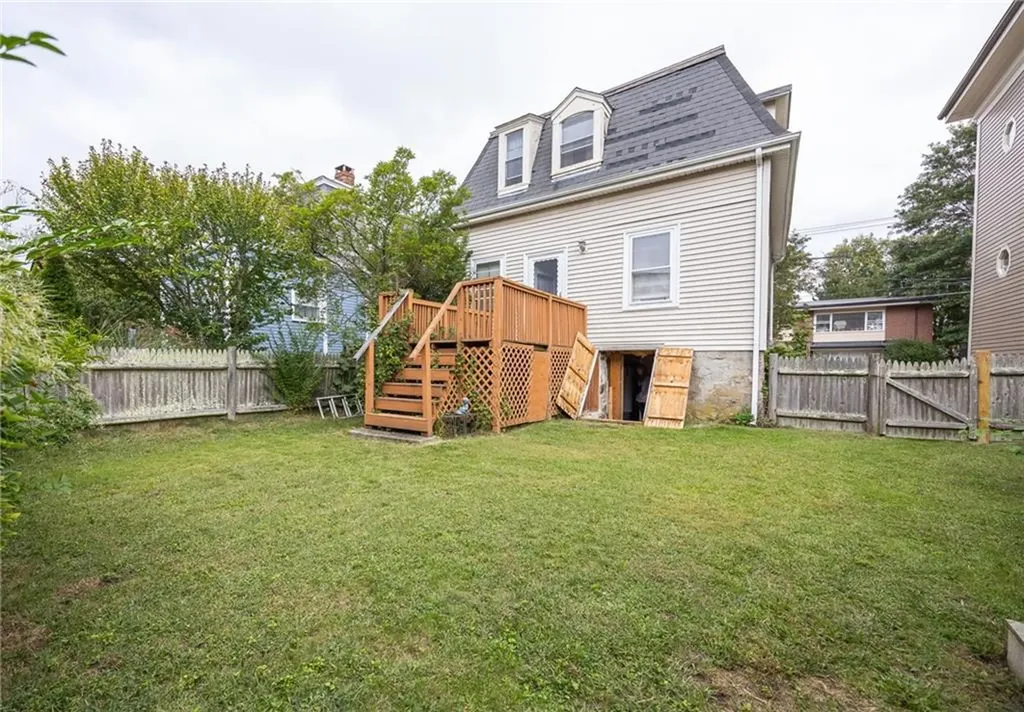 10 Pond Avenue Newport RI 02840