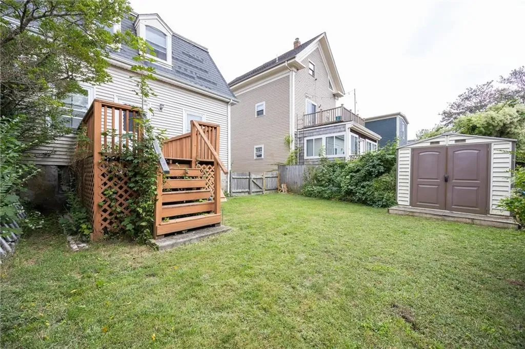 10 Pond Avenue Newport RI 02840