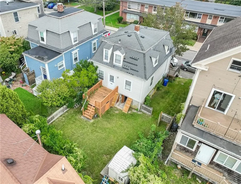 10 Pond Avenue Newport RI 02840
