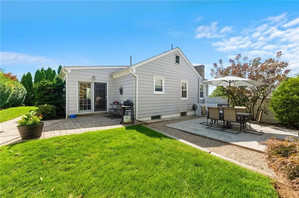 8 Arnold Drive Johnston RI 02919