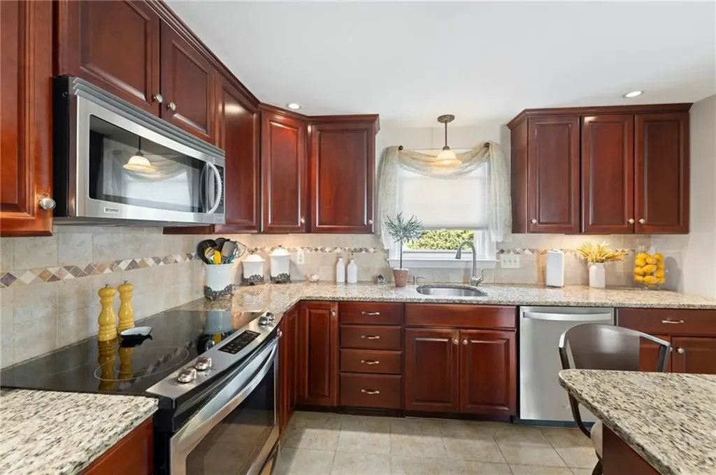 8 Arnold Drive Johnston RI 02919
