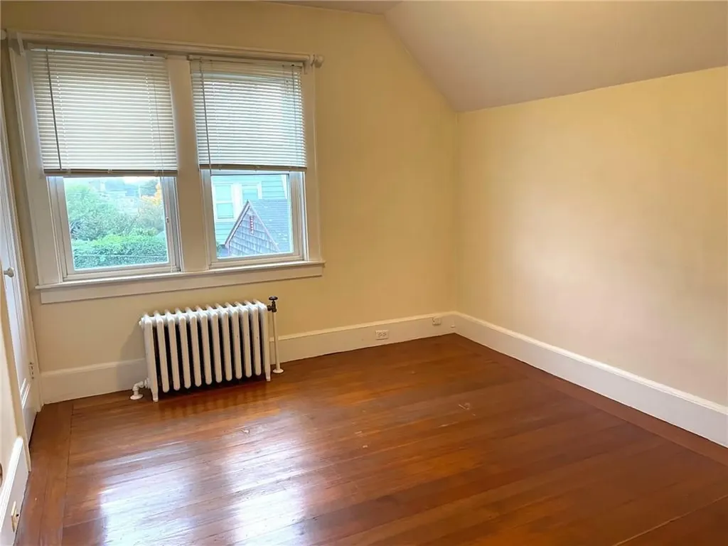 34 Caswell Avenue Newport RI 02840