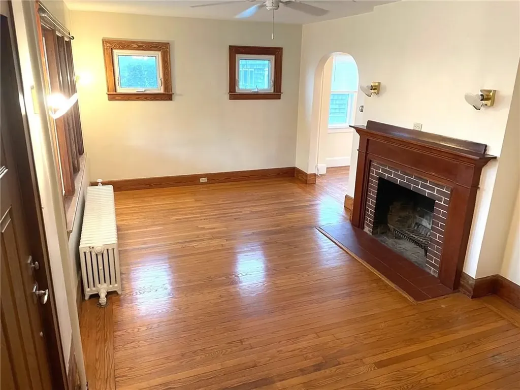 34 Caswell Avenue Newport RI 02840