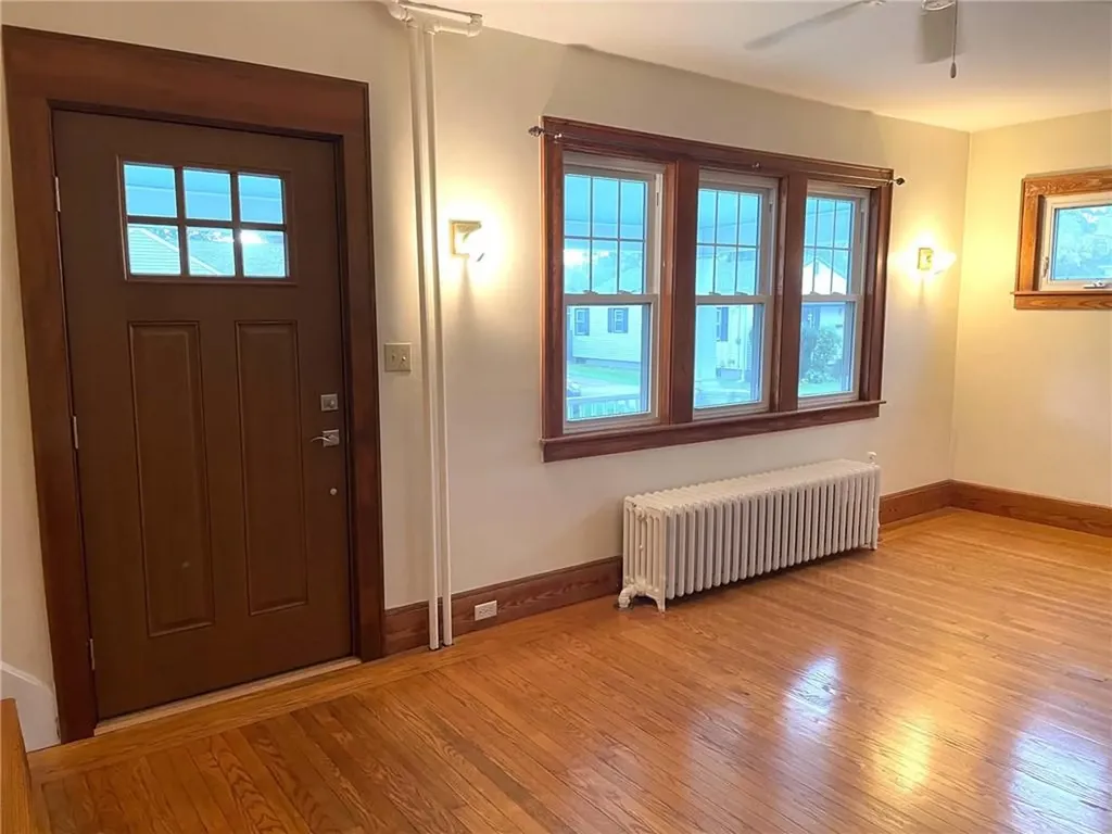 34 Caswell Avenue Newport RI 02840