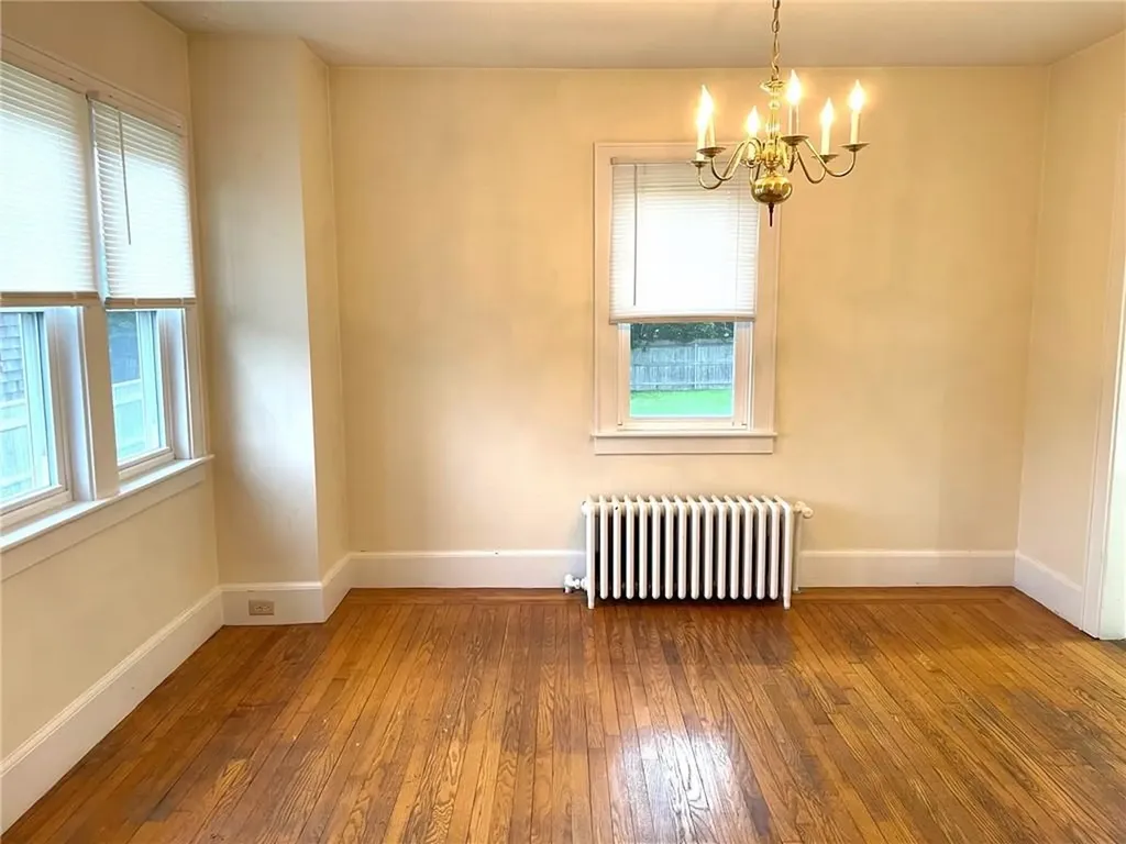 34 Caswell Avenue Newport RI 02840