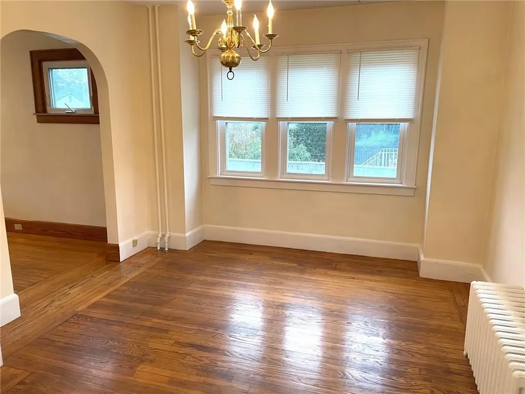 34 Caswell Avenue Newport RI 02840