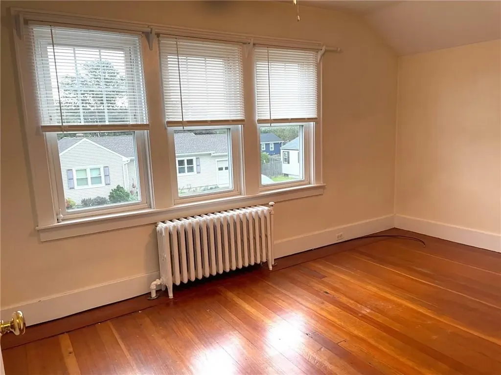 34 Caswell Avenue Newport RI 02840