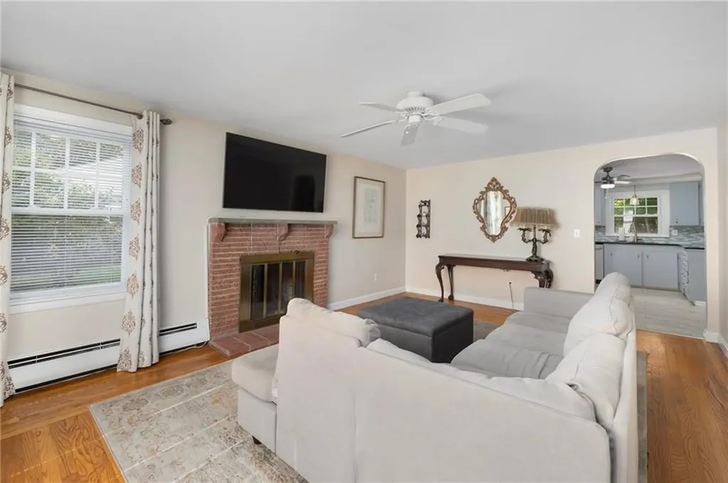 75 Darling Street Warwick RI 02886
