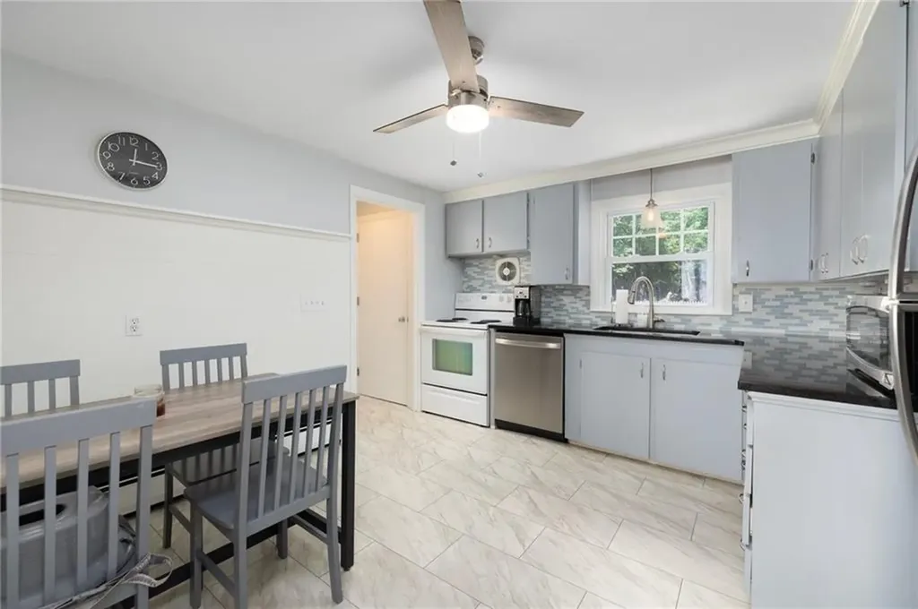 75 Darling Street Warwick RI 02886