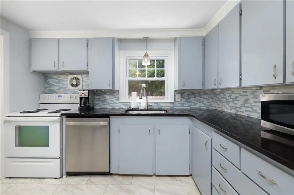 75 Darling Street Warwick RI 02886