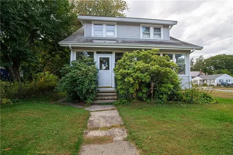 35 Arnold Street East Providence RI 02915