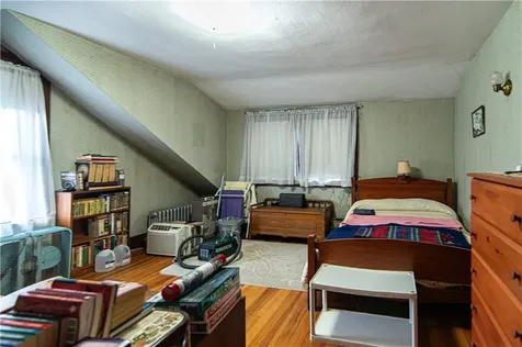 35 Arnold Street East Providence RI 02915