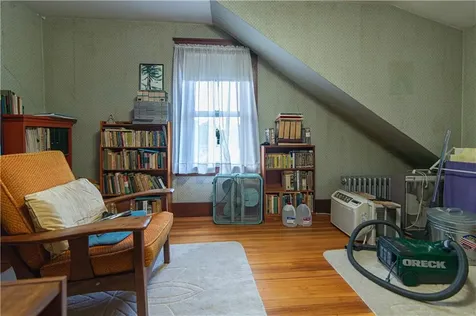 35 Arnold Street East Providence RI 02915