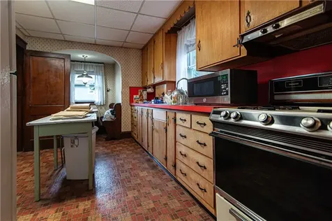 35 Arnold Street East Providence RI 02915