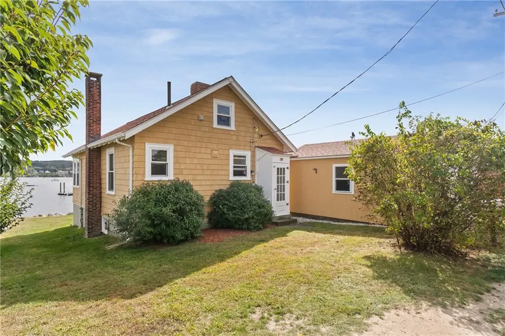 19 Narragansett Road Portsmouth RI 02871
