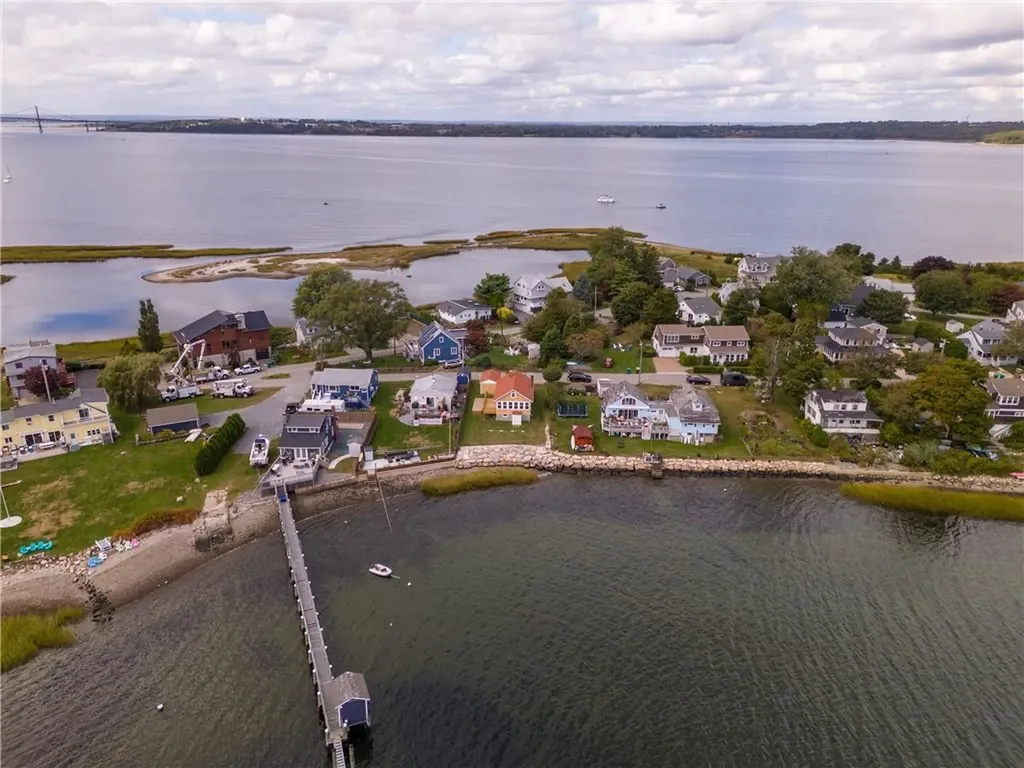 19 Narragansett Road Portsmouth RI 02871