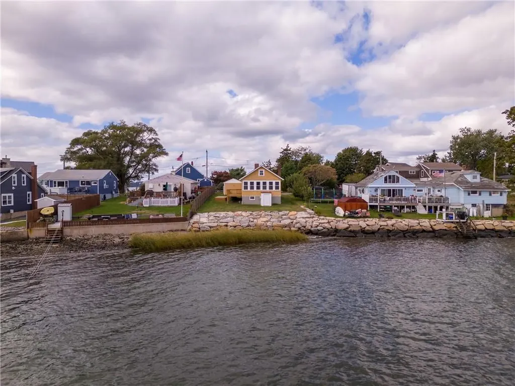 19 Narragansett Road Portsmouth RI 02871
