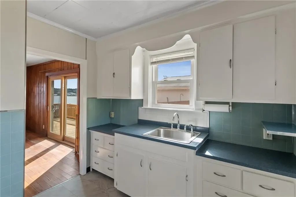19 Narragansett Road Portsmouth RI 02871