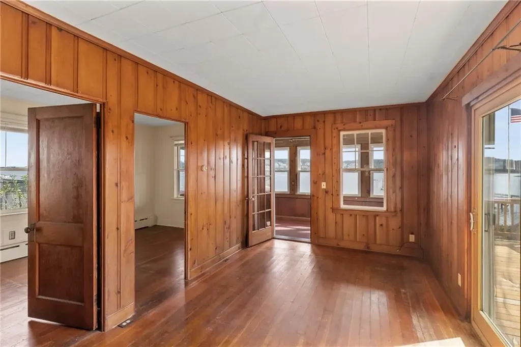 19 Narragansett Road Portsmouth RI 02871
