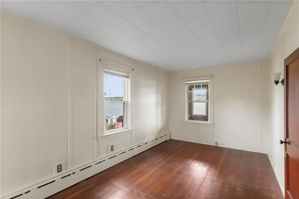 19 Narragansett Road Portsmouth RI 02871