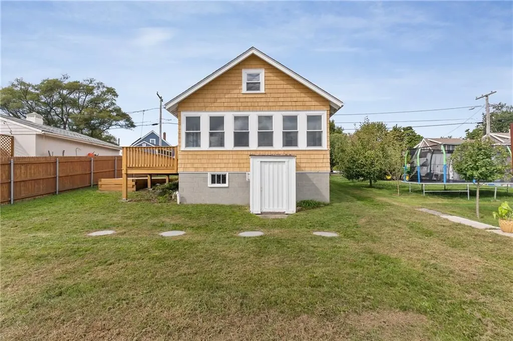 19 Narragansett Road Portsmouth RI 02871