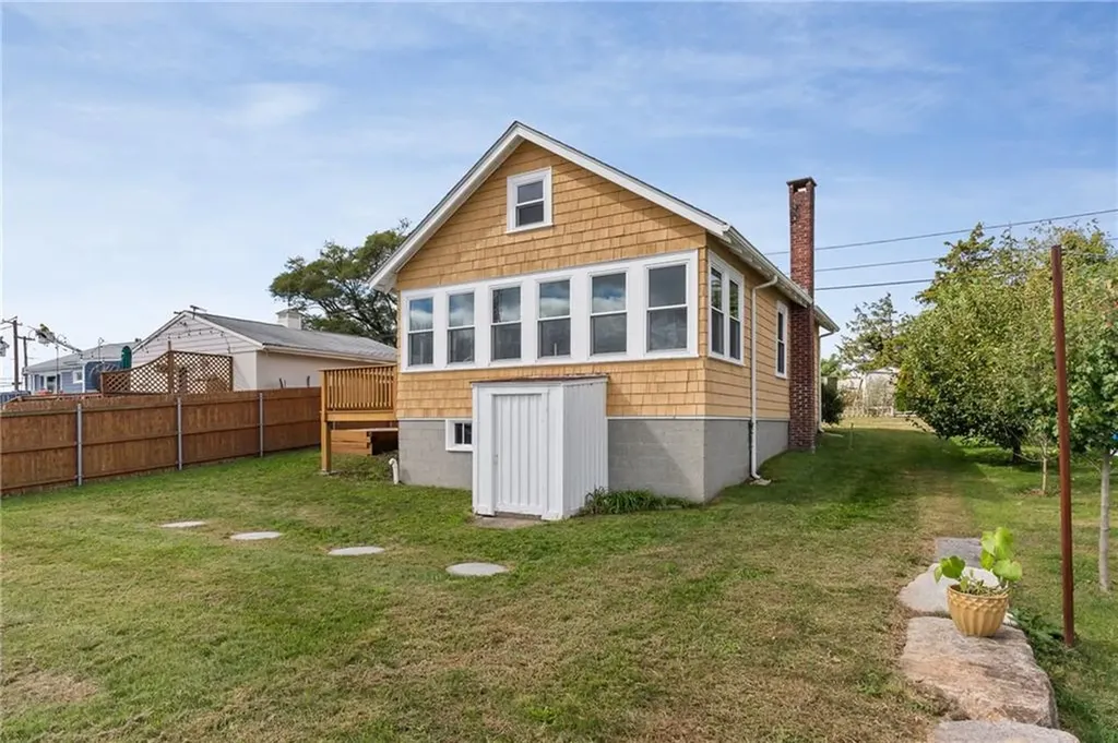 19 Narragansett Road Portsmouth RI 02871