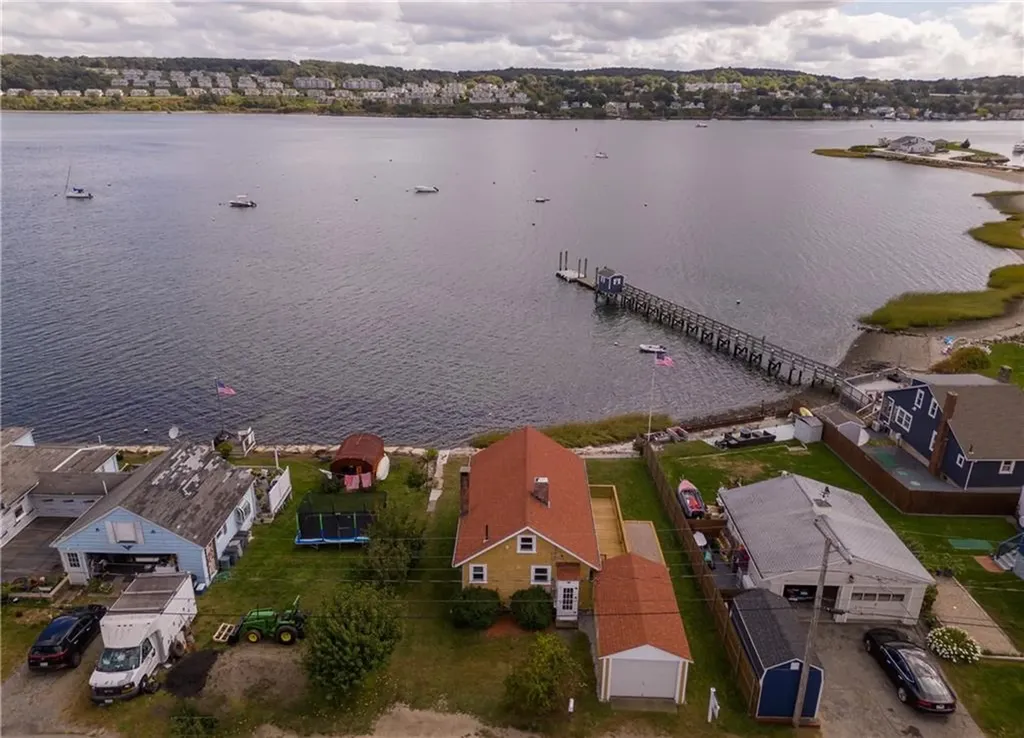 19 Narragansett Road Portsmouth RI 02871