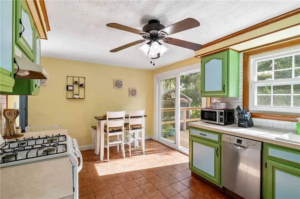 19 Gloria Street Pawtucket RI 02861