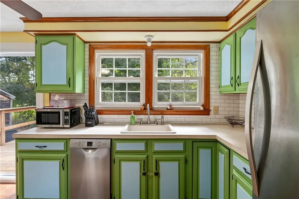 19 Gloria Street Pawtucket RI 02861