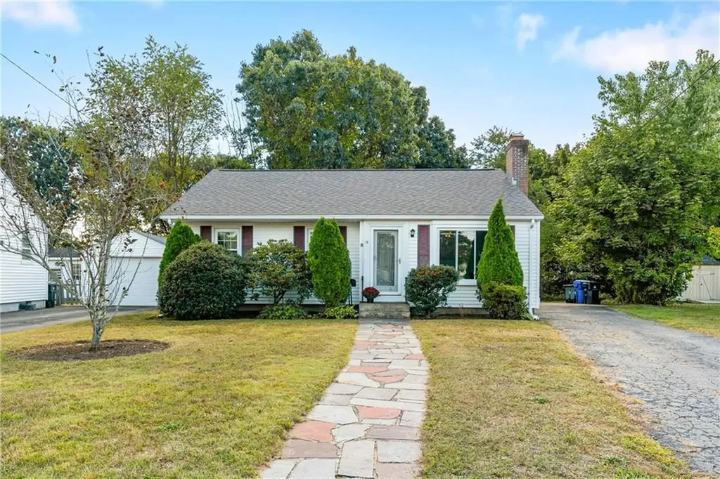 19 Gloria Street Pawtucket RI 02861