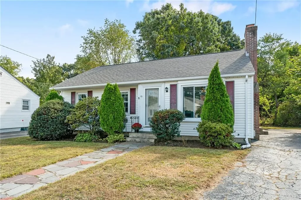 19 Gloria Street Pawtucket RI 02861