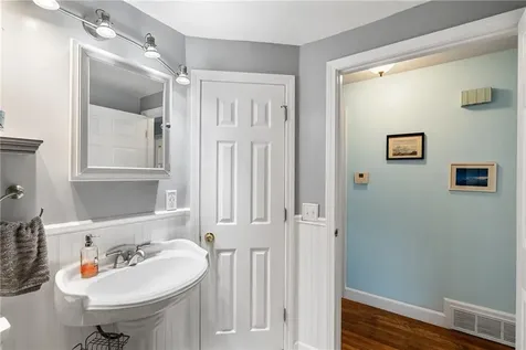 19 Gloria Street Pawtucket RI 02861