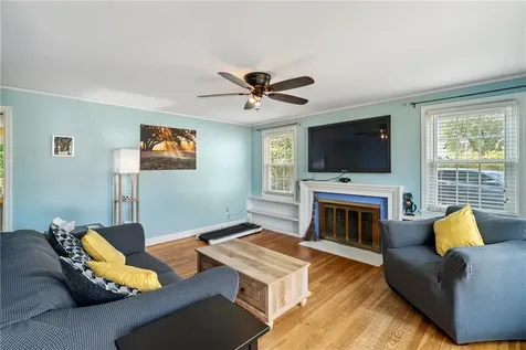 19 Gloria Street Pawtucket RI 02861