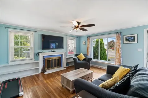 19 Gloria Street Pawtucket RI 02861