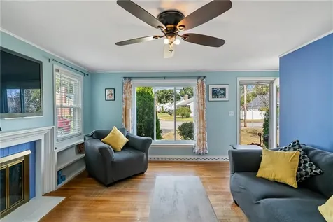 19 Gloria Street Pawtucket RI 02861