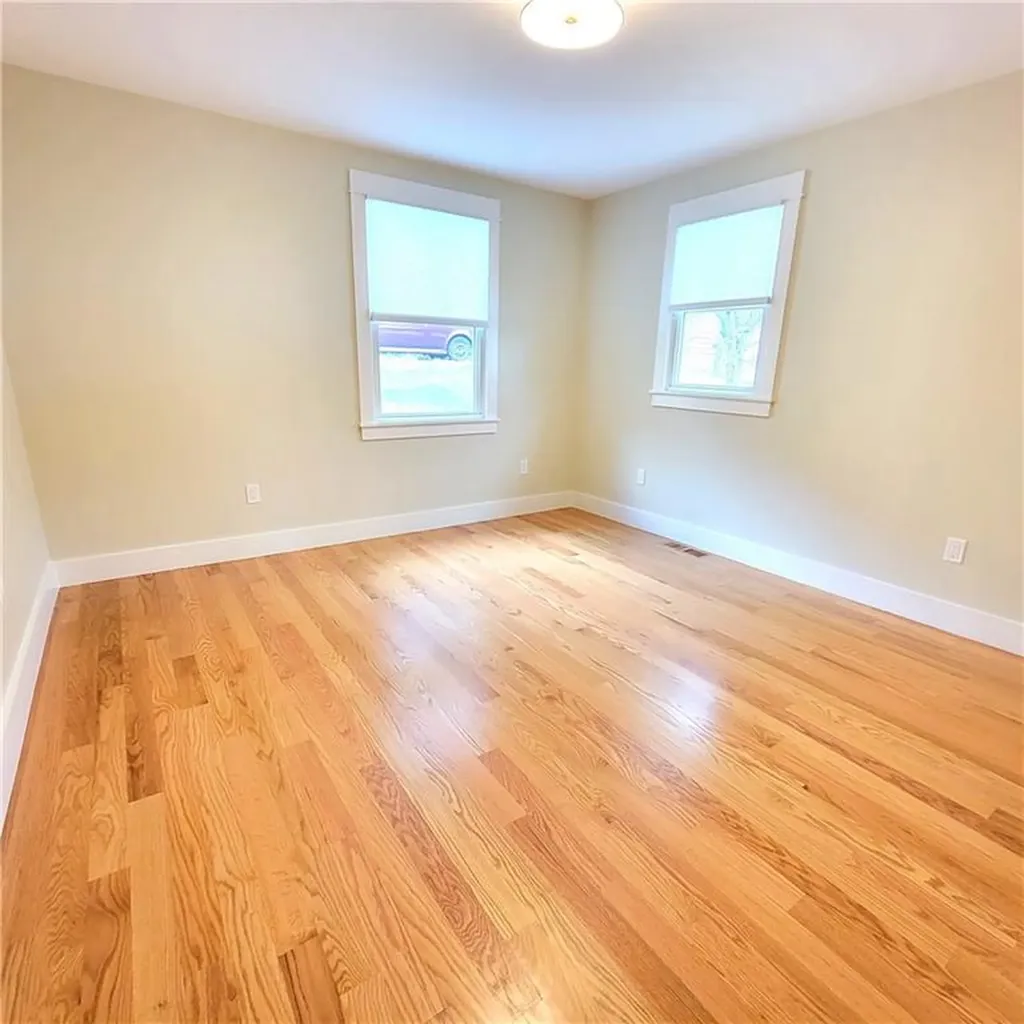 33 Sakonnet Drive Portsmouth RI 02871